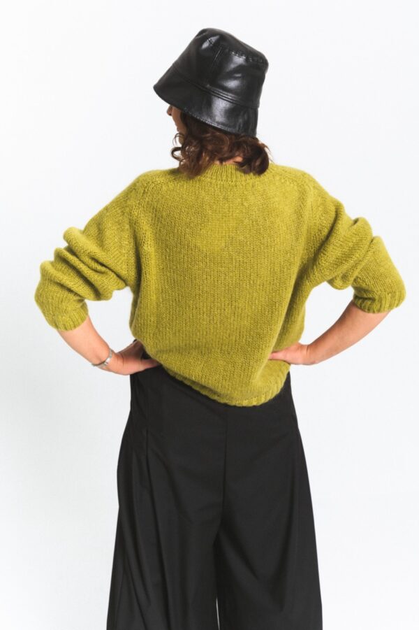 Limonkowy sweter marki BY O LA LA…! tył